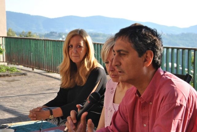 RAFFAELLA GRASSO- LUIGI FILIPPI- Autori Lungo il colle- Presentazione del Libro a Collelungo Sabino-Estate 2014-