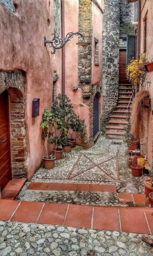 Castelnuovo di Farfa -Centro Storico--Foto di Franco Leggeri