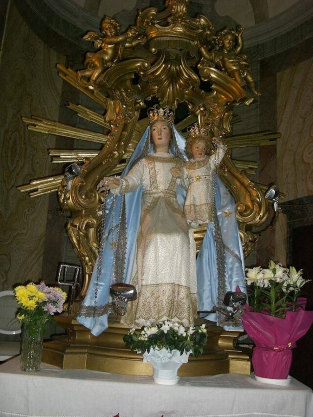 CASTELNUOVO di FARFA La statua della Madonna del Rosari