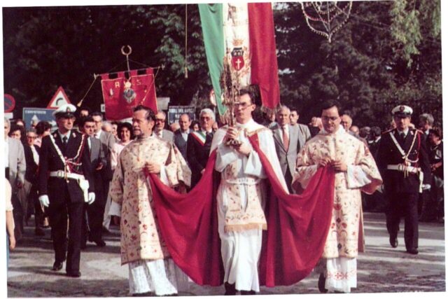 AMATRICE-foto relative alla Processione del 1992.