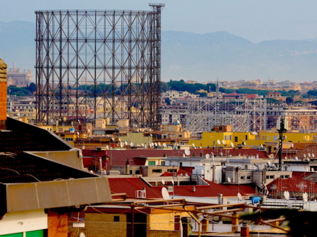 Franco Leggeri-Fotoreportage-ROMA e il suo GAZOMETRO