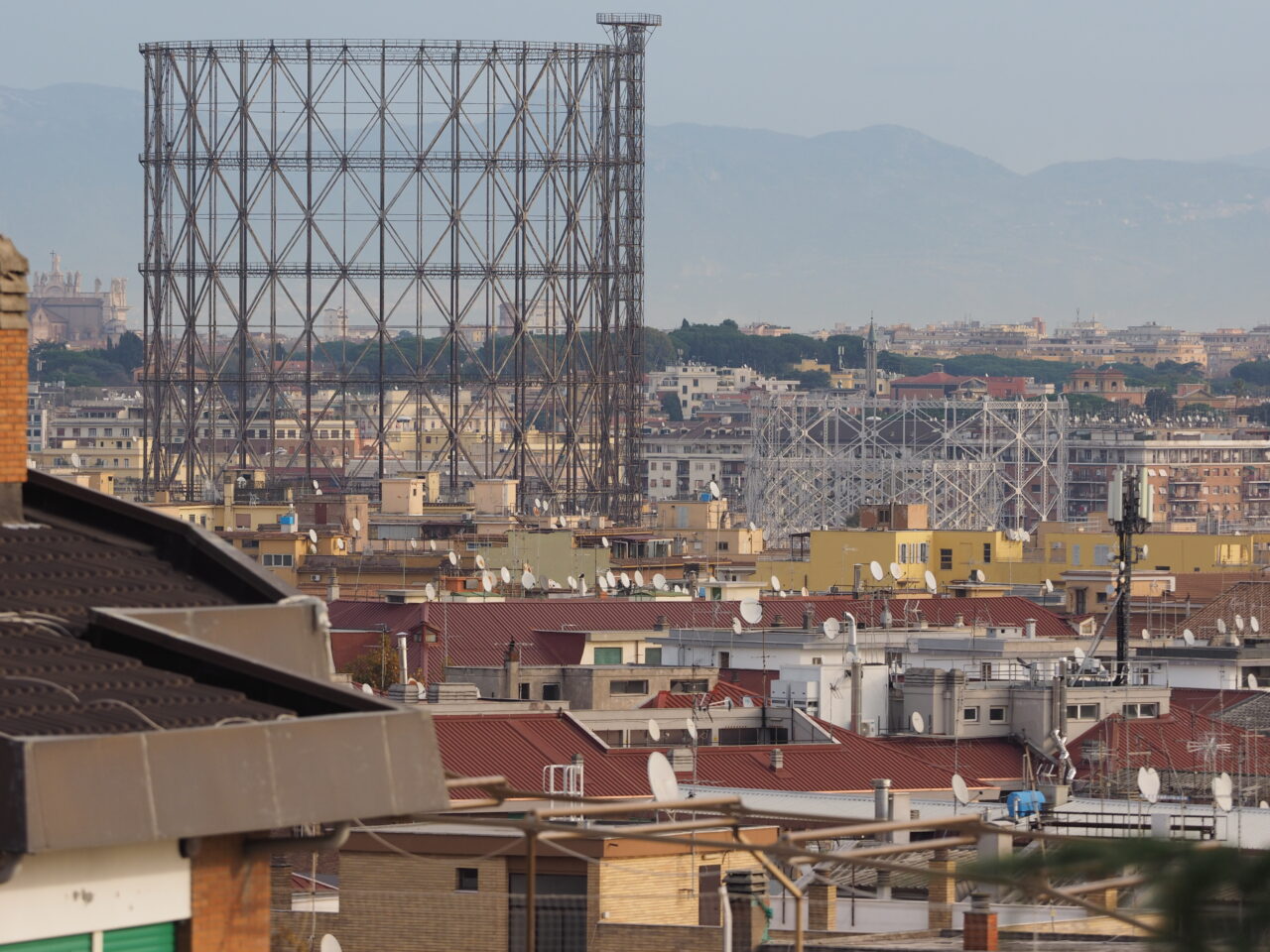 Franco Leggeri-Fotoreportage-ROMA e il suo GAZOMETRO