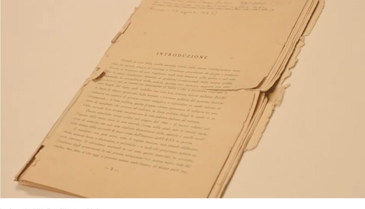 La prima pagina del Manifesto di Ventotene originale La riduzione a Ventotene della fiamma mediatica • Libertà e Giustizia